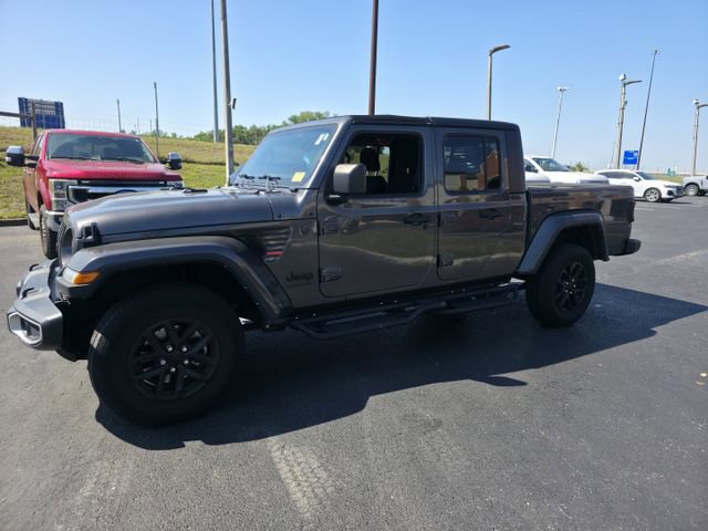 Used 2023 Jeep Gladiator Sport image 9