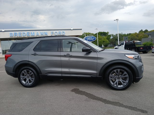 Certified 2023 Ford Explorer XLT w/ Equipment Group 202A AWD/4WD image 3