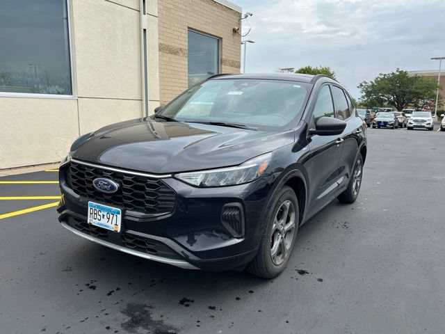 Certified 2024 Ford Escape ST-Line w/ Tech Pack #1 AWD/4WD image 4