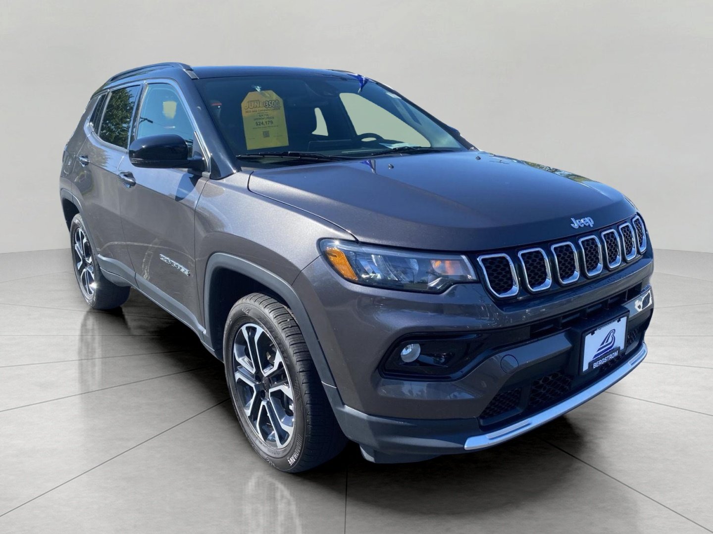 Used 2023 Jeep Compass Limited AWD/4WD image 1