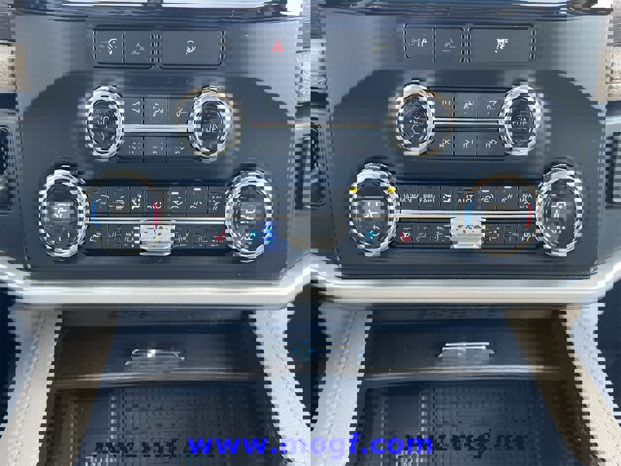 Certified 2024 Ford Expedition Limited image 13