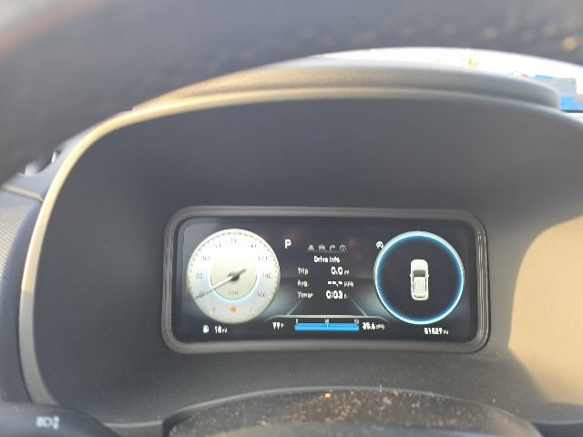 Used 2022 Hyundai Kona Limited w/ Cargo Package FWD image 12