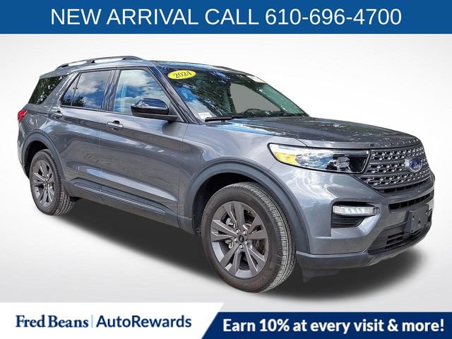 Certified 2024 Ford Explorer XLT w/ Equipment Group 202A AWD/4WD image 1