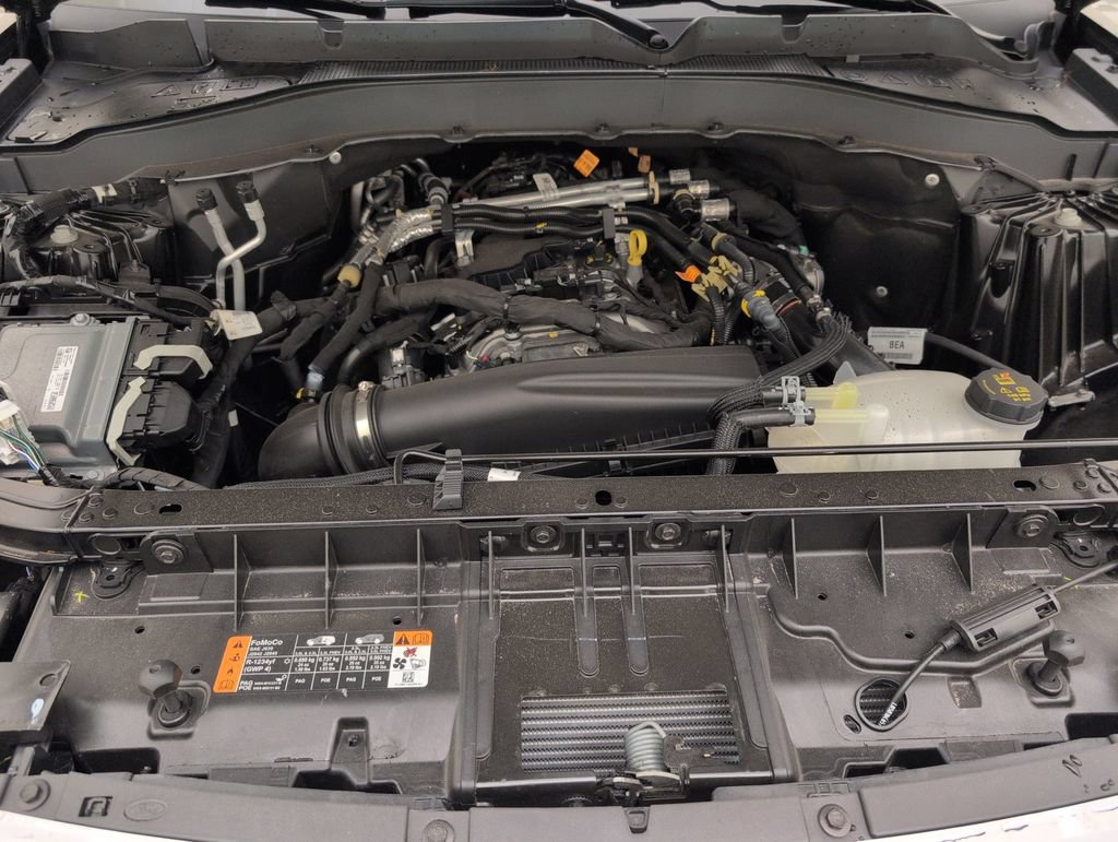Certified 2025 Ford Explorer Active RWD image 40