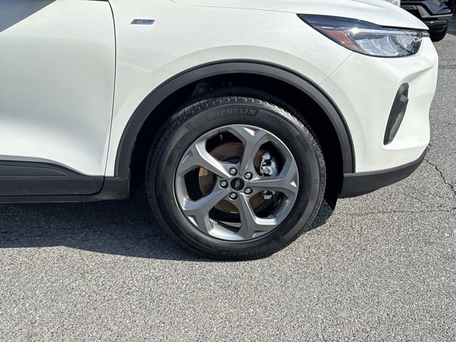 Certified 2025 Ford Escape ST-Line w/ Tech Pack #1 image 8