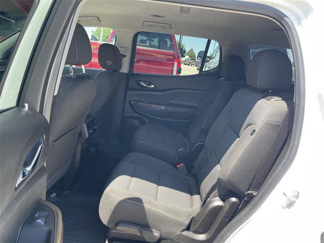 Used 2023 GMC Acadia SLE w/ Driver Convenience Package FWD image 19