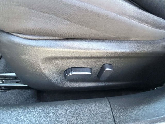 Used 2025 Nissan Altima 2.5 SV FWD image 17