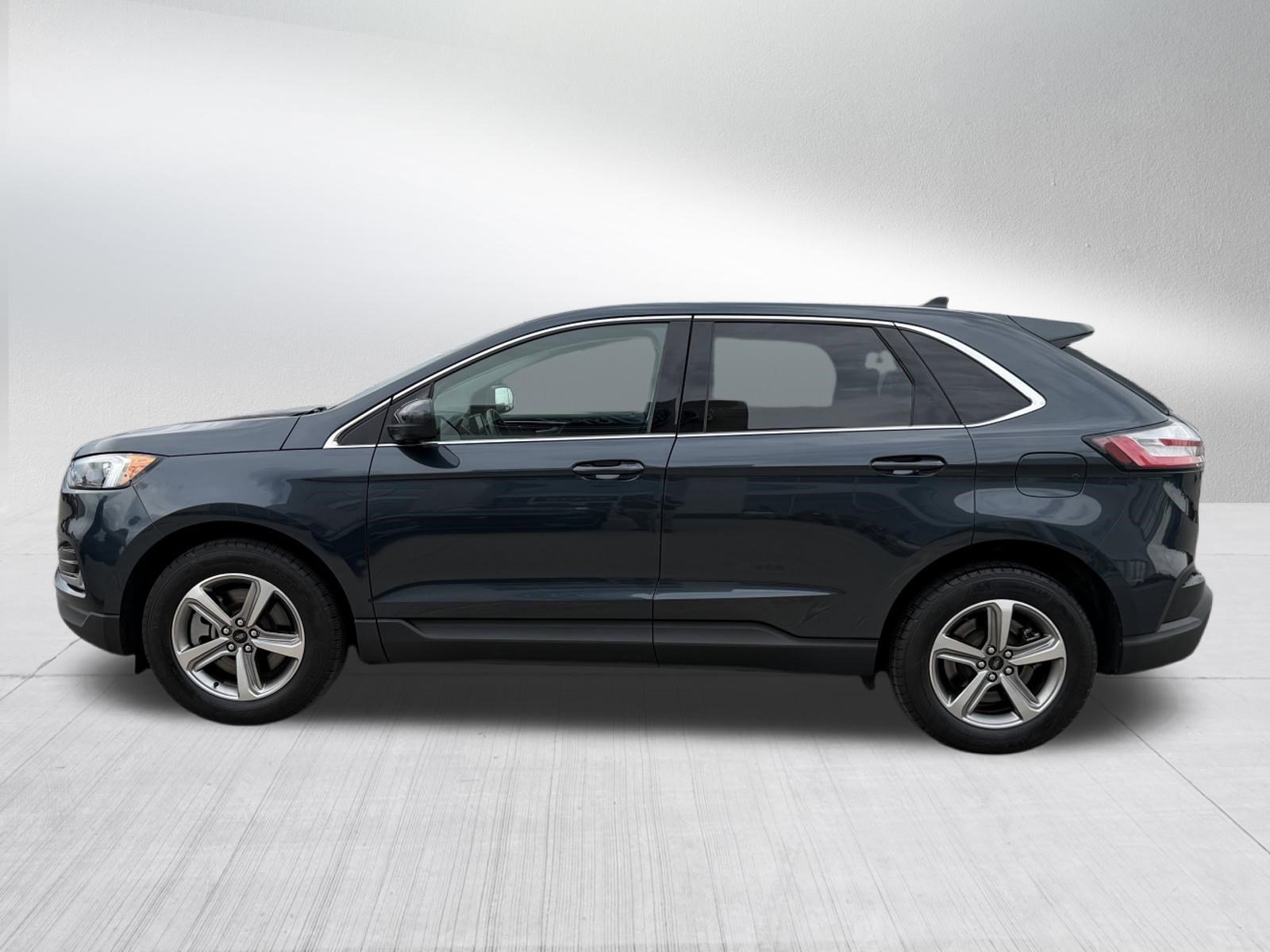 Certified 2024 Ford Edge SEL w/ Convenience Package AWD/4WD image 4