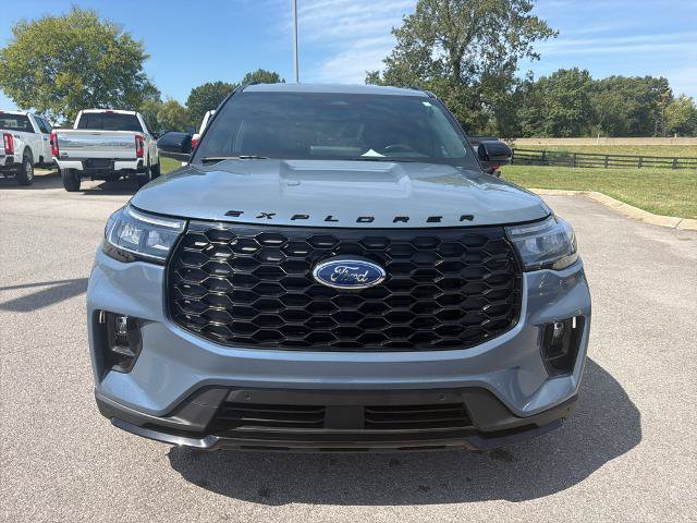 Certified 2025 Ford Explorer ST-Line w/ Premium Package RWD image 2
