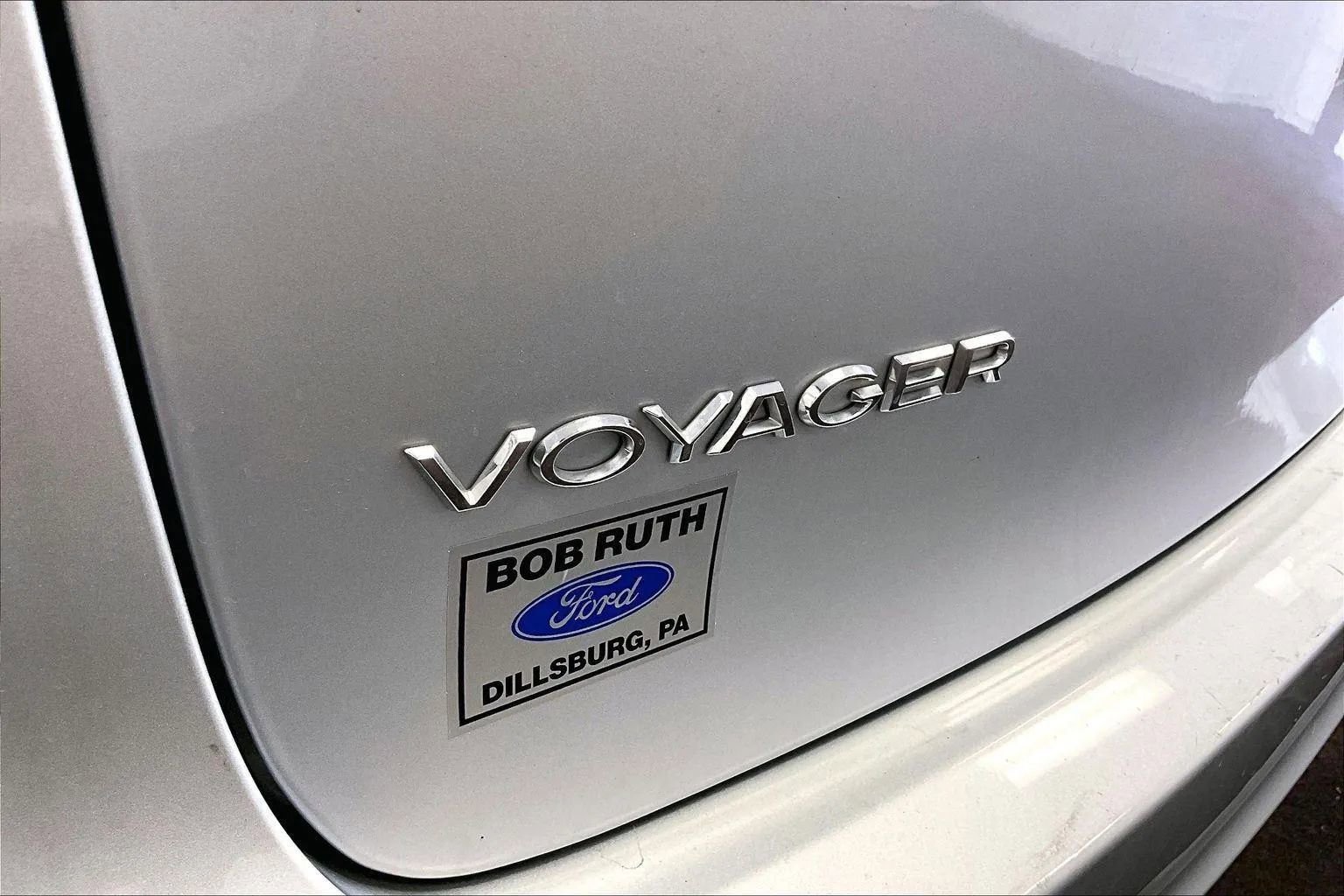 Used 2023 Chrysler Voyager LX image 13