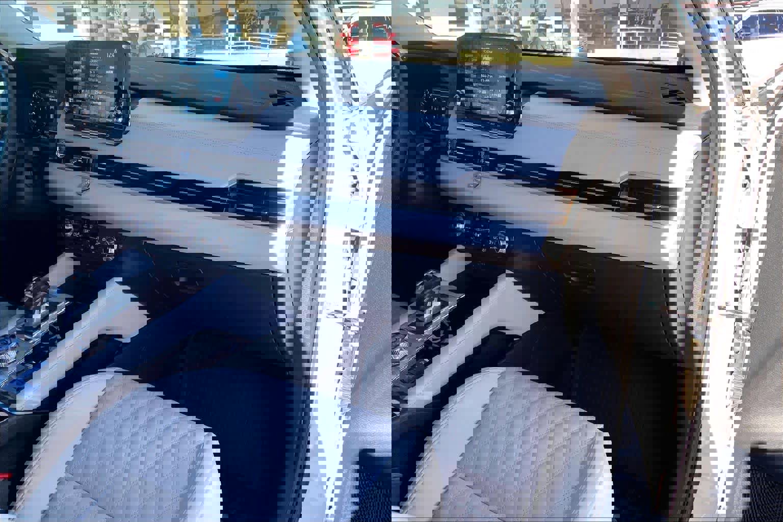 Used 2023 Mitsubishi Outlander SEL image 18