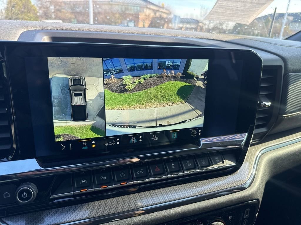Used 2022 Chevrolet Silverado 1500 ZR2 w/ Technology Package AWD/4WD image 17