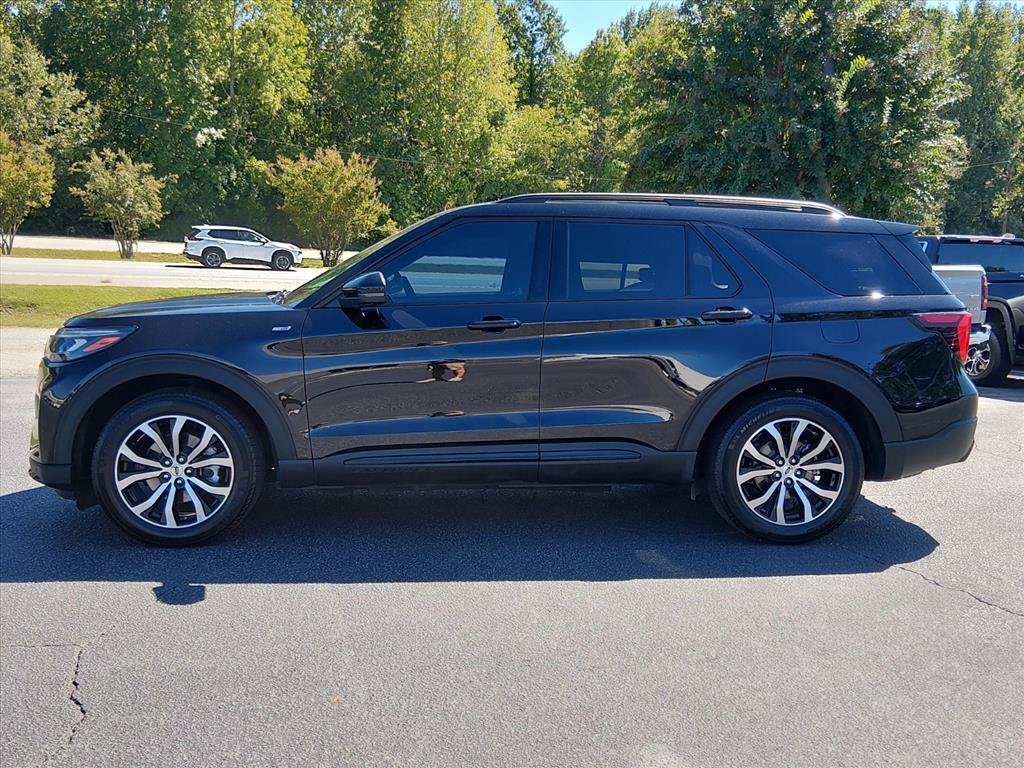Certified 2026 Ford Explorer ST-Line RWD image 7
