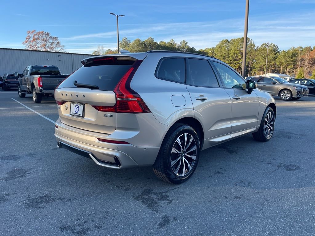 Used 2025 Volvo XC60 B5 Plus image 5