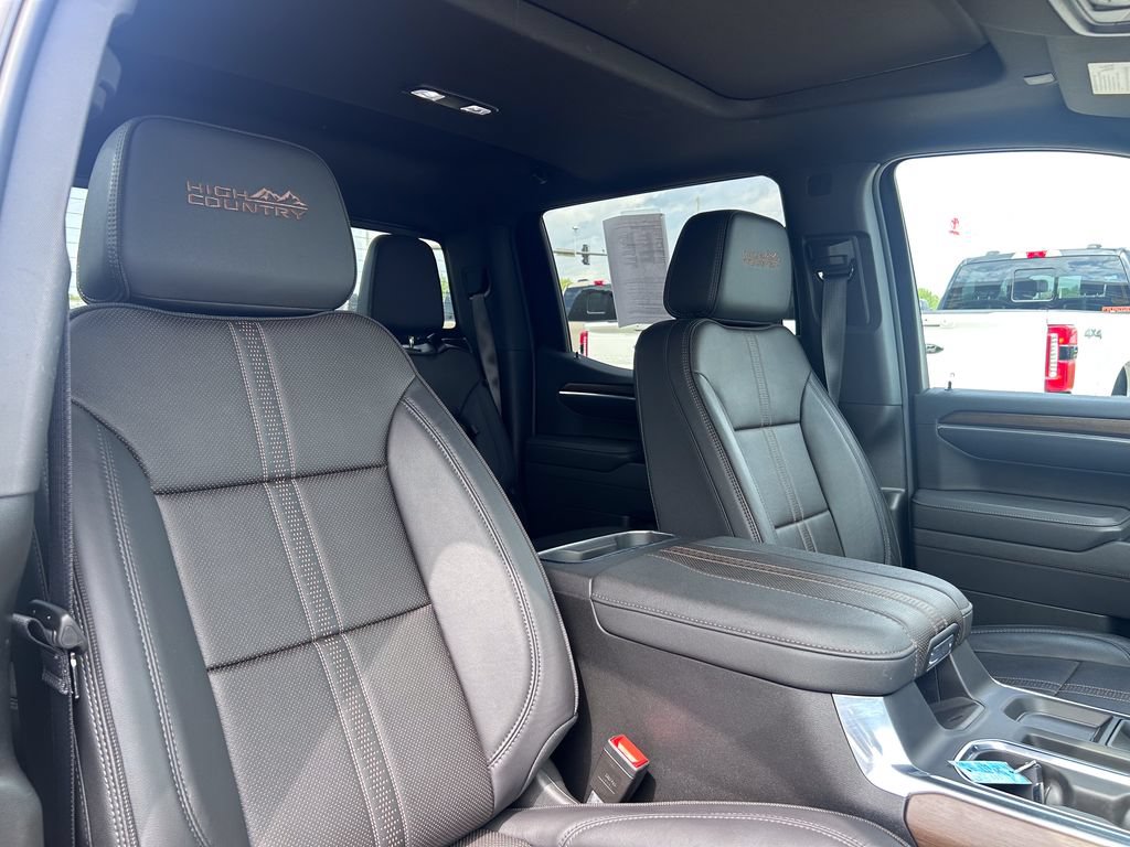 Used 2025 Chevrolet Silverado 1500 High Country w/ Midnight Edition AWD/4WD image 23
