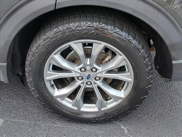 Certified 2023 Ford Explorer XLT w/ Equipment Group 202A AWD/4WD image 18