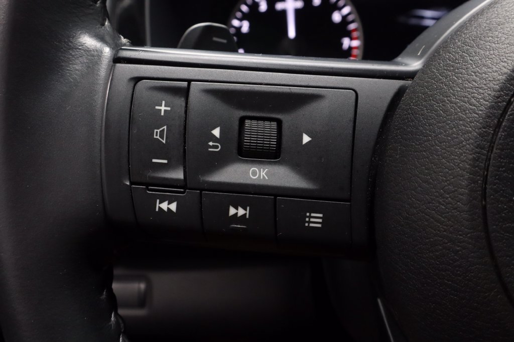 Used 2024 Nissan Pathfinder SV w/ Black Appearance Package AWD/4WD image 27