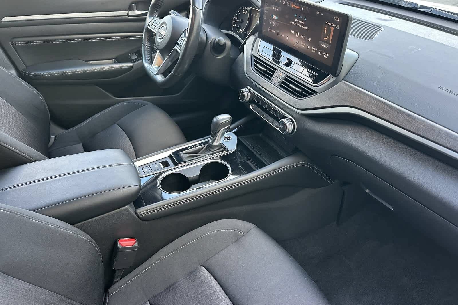 Used 2023 Nissan Altima 2.5 SV w/ SV Premium Package FWD image 15