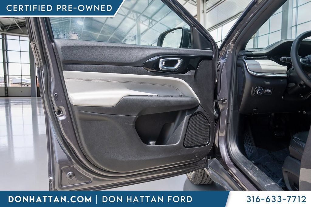 Used 2024 Jeep Compass Limited AWD/4WD image 15