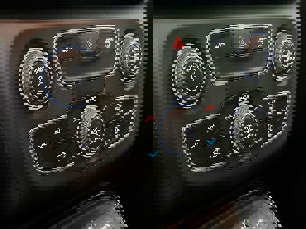 Used 2020 Jeep Compass Limited image 21