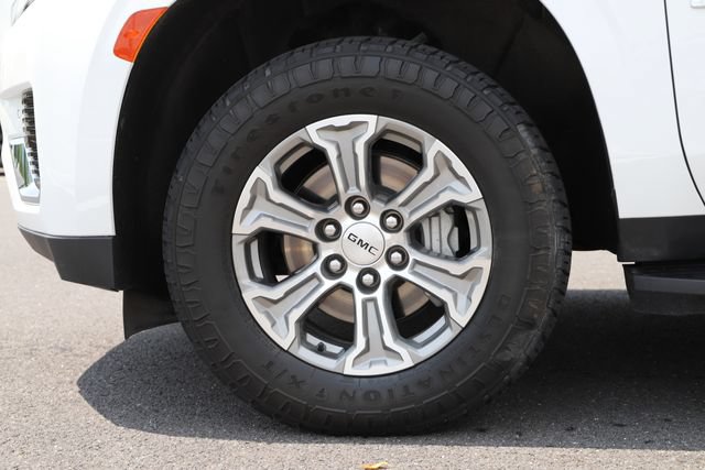 Used 2024 GMC Yukon XL SLE AWD/4WD image 7