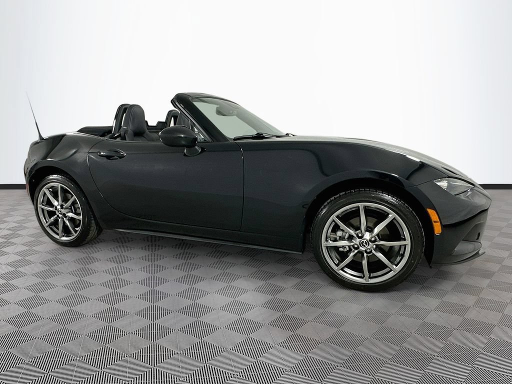Used 2022 MAZDA MX-5 Miata Grand Touring w/ Weather Package RWD image 11