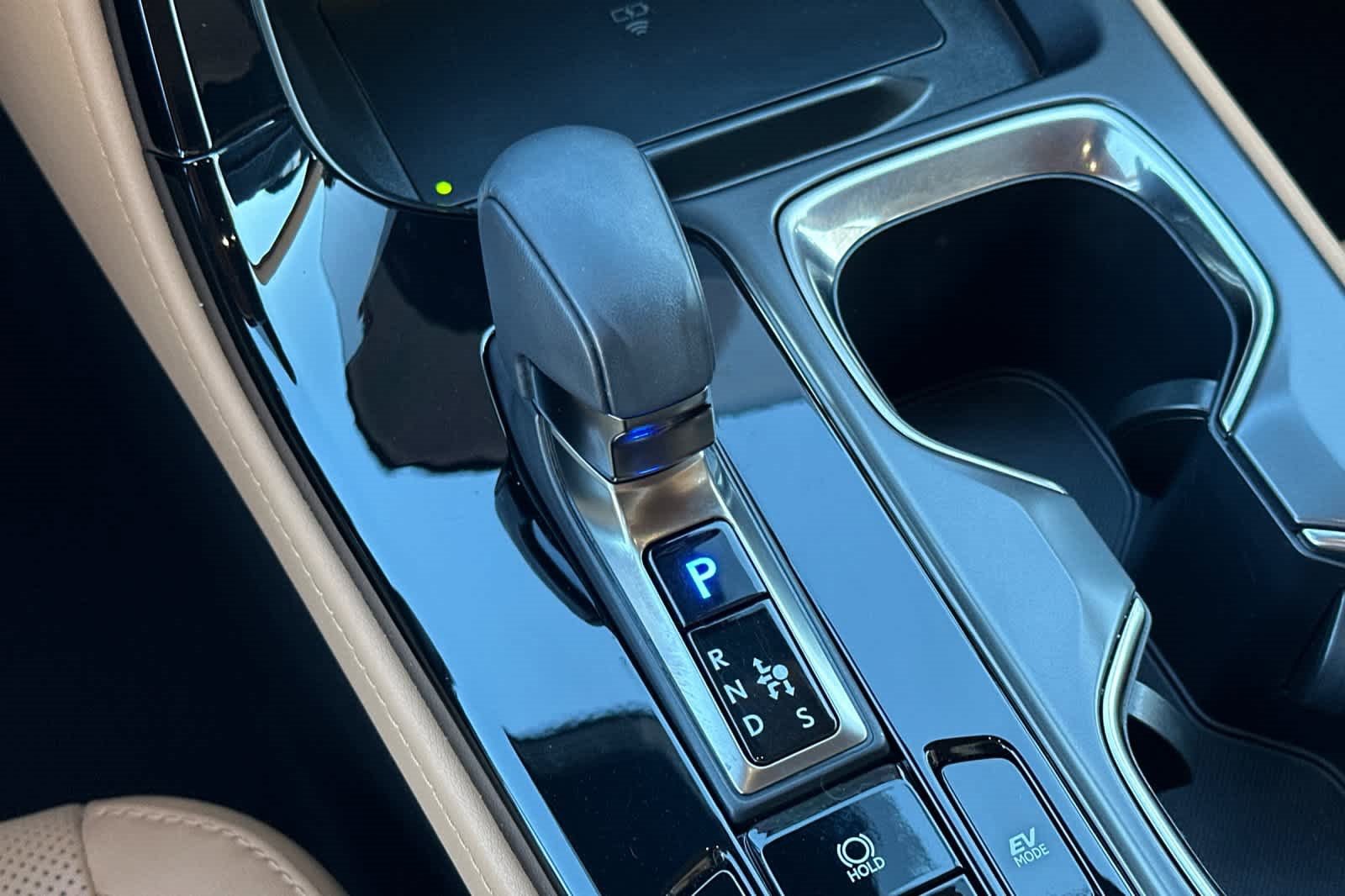 Used 2025 Lexus NX 300h AWD w/ Luxury Package image 22