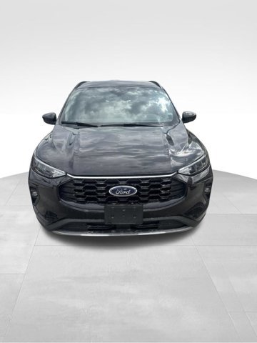 Certified 2025 Ford Escape ST-Line Select AWD/4WD image 3