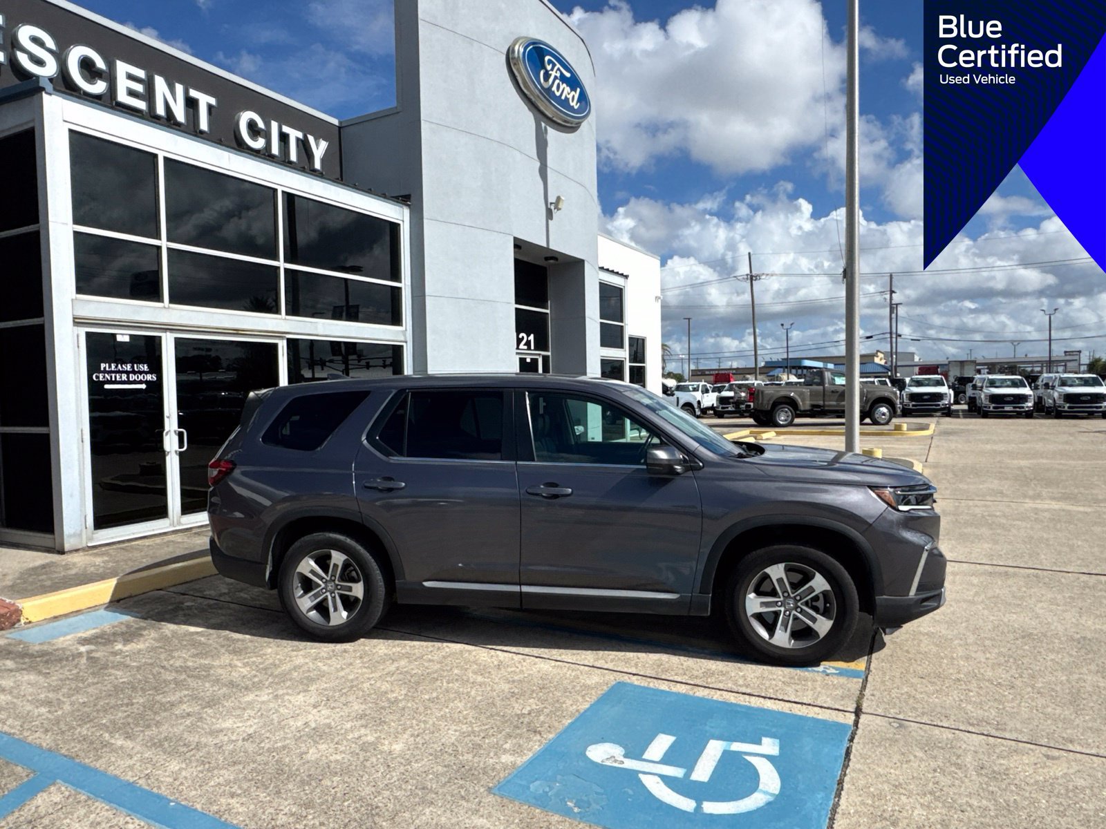 Used 2025 Honda Pilot EX-L image 3