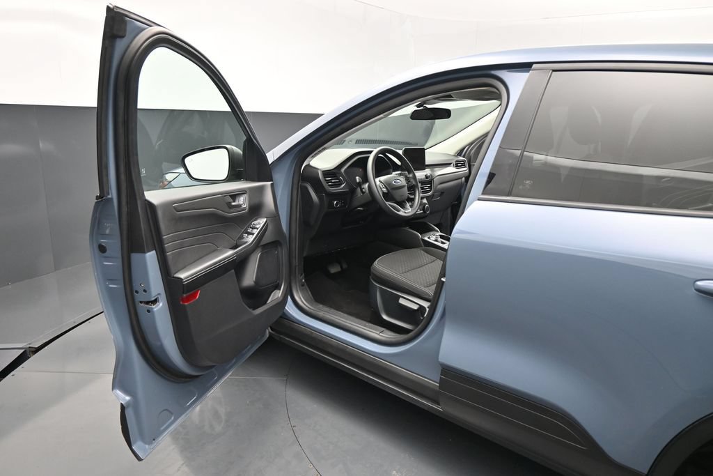 Certified 2025 Ford Escape Active AWD/4WD image 9