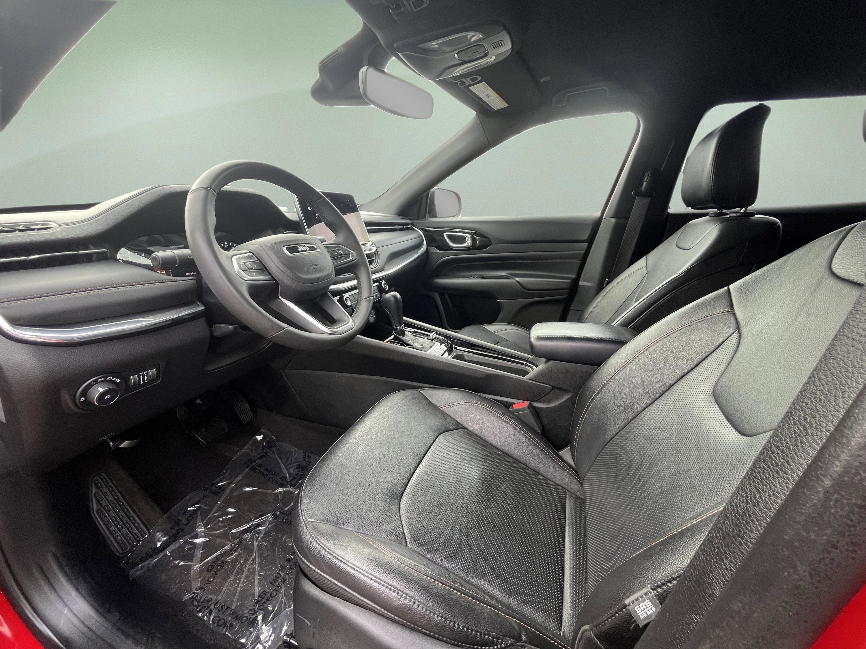 Used 2023 Jeep Compass Limited image 27