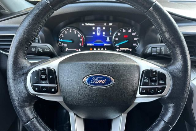 Certified 2022 Ford Explorer XLT w/ Equipment Group 202A image 22