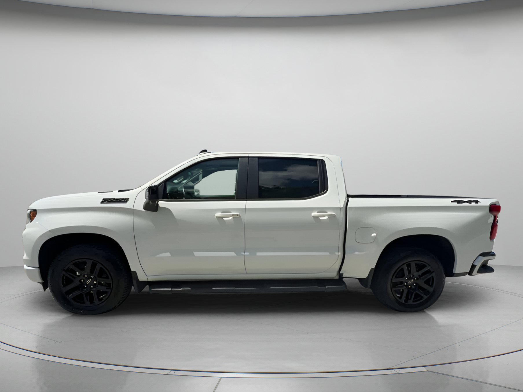 Used 2025 Chevrolet Silverado 1500 RST w/ Dark Appearance Package AWD/4WD image 17