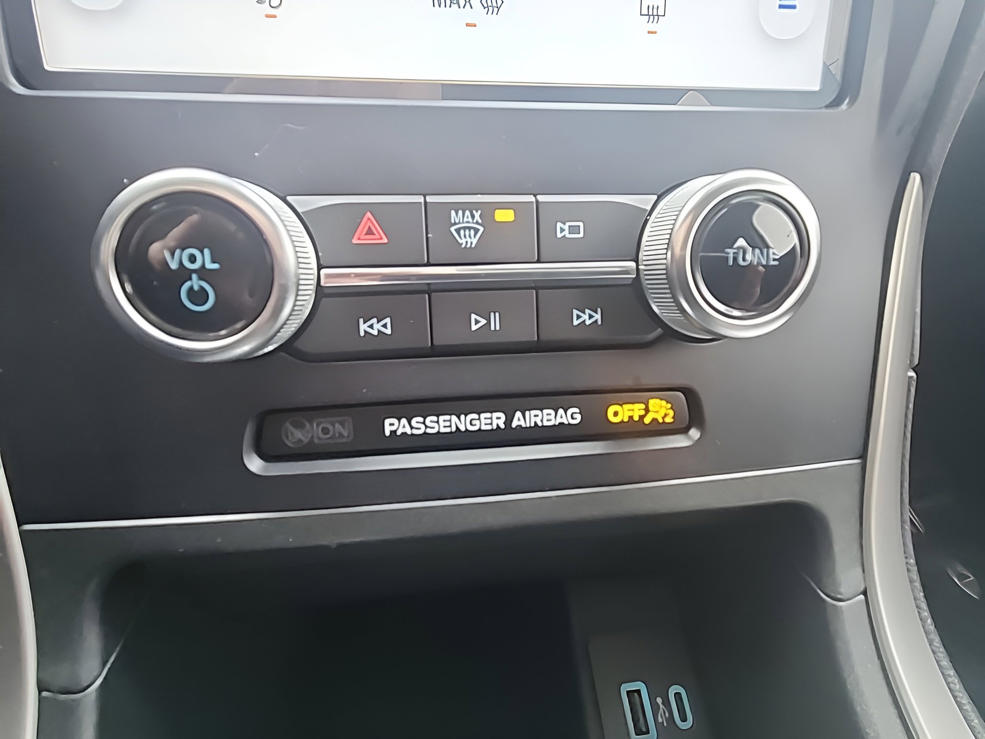 Certified 2023 Ford Edge SE image 17