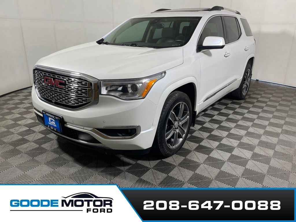 Used 2017 GMC Acadia Denali w/ Technology Package AWD/4WD image 4