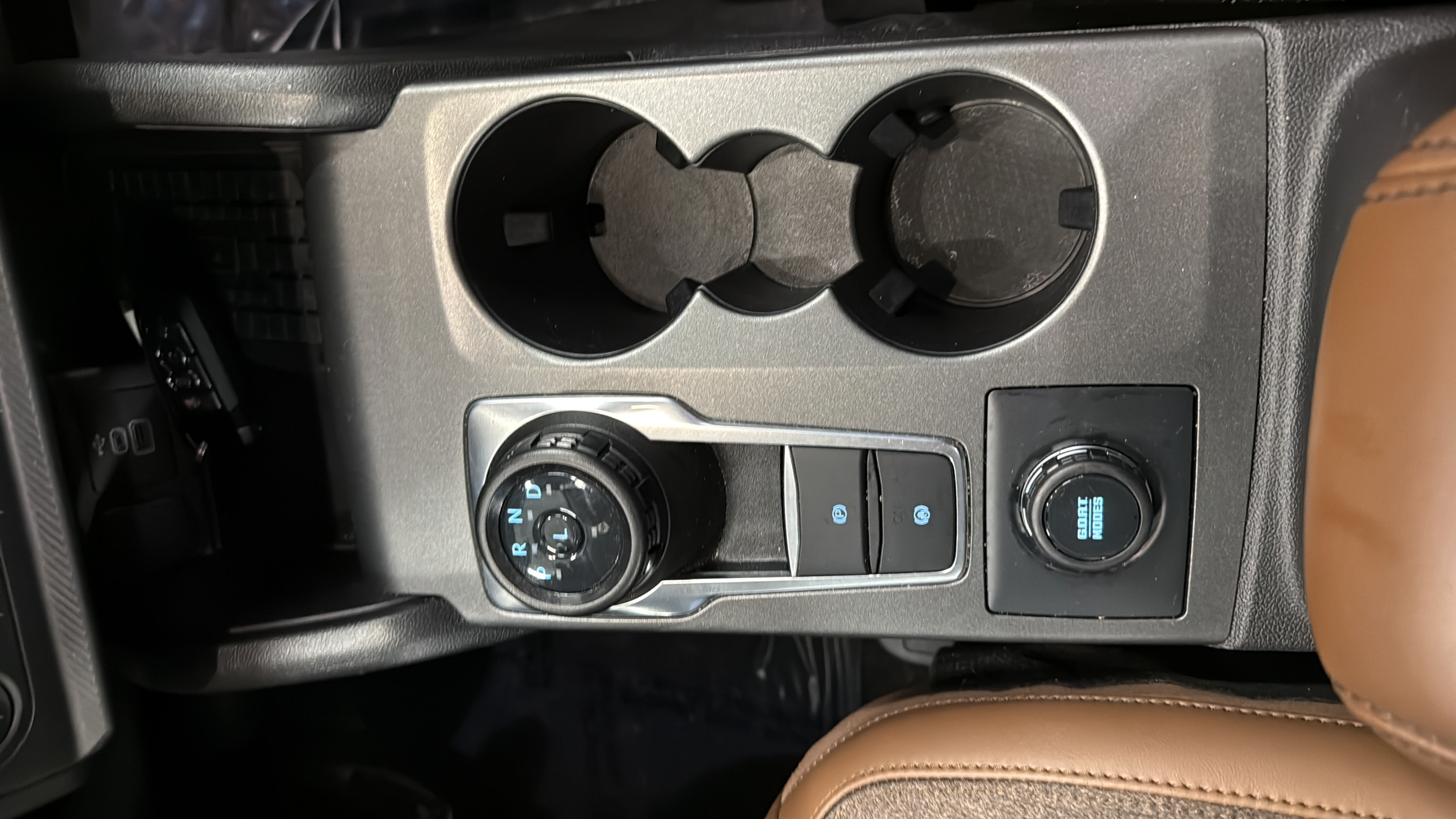 Certified 2025 Ford Bronco Sport Outer Banks w/ Outer Banks Tech Package+ AWD/4WD image 18