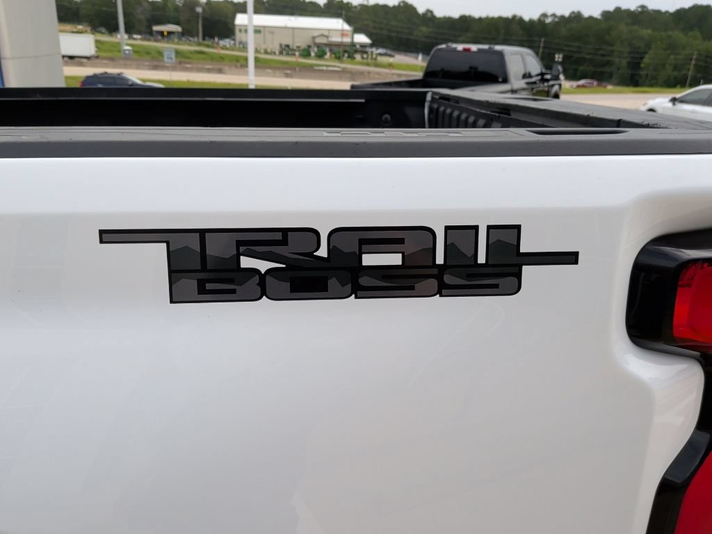 Used 2025 Chevrolet Silverado 2500 LT w/ Trail Boss Package AWD/4WD image 39