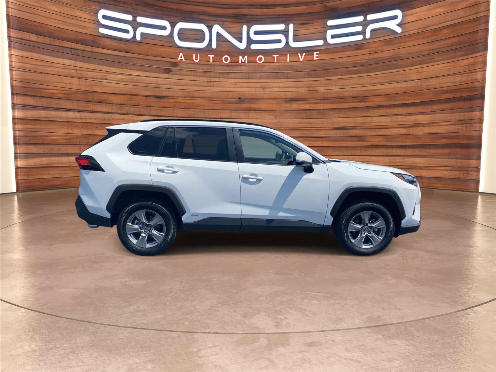 Used 2025 Toyota RAV4 XLE AWD/4WD image 8