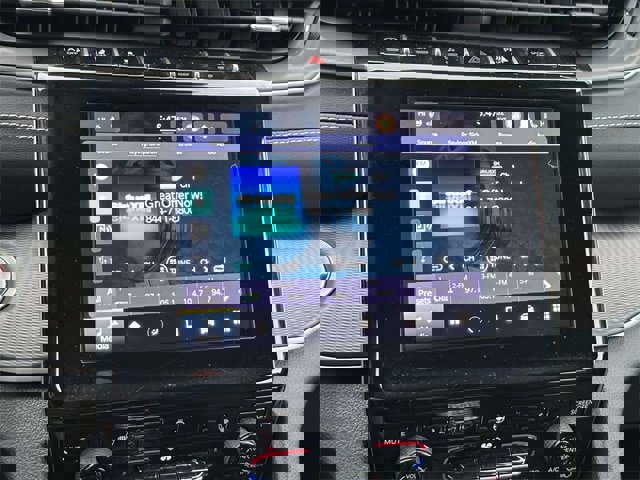 Used 2023 Jeep Grand Cherokee Altitude image 9