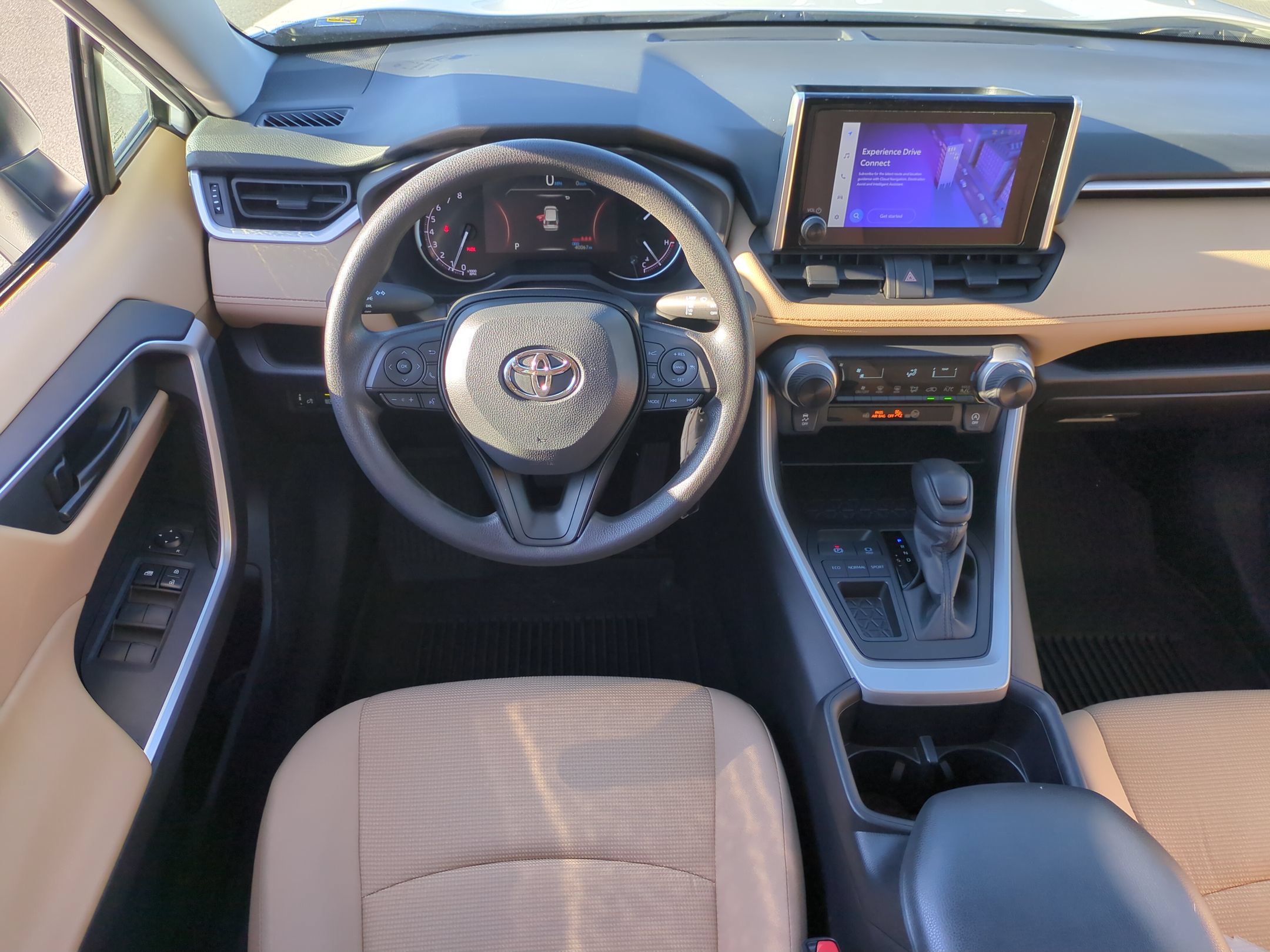 Used 2024 Toyota RAV4 LE FWD image 32
