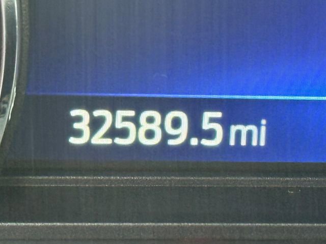 Certified 2022 Ford Explorer XLT w/ Equipment Group 202A image 15