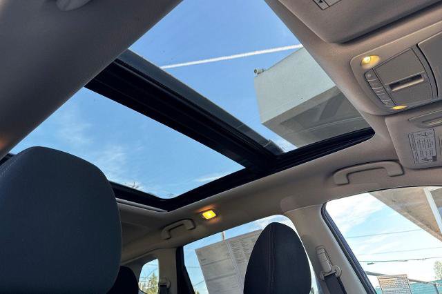 Used 2019 Nissan Rogue SV w/ Premium Package image 7