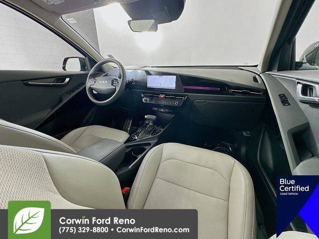 Used 2024 Kia Niro EX Touring image 28