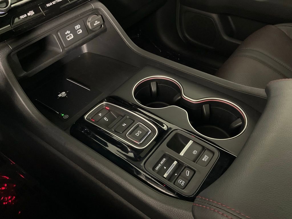 Used 2025 Honda Pilot Black Edition image 18