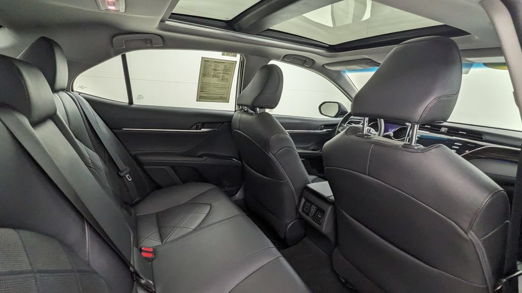 Used 2018 Toyota Camry XLE FWD image 38