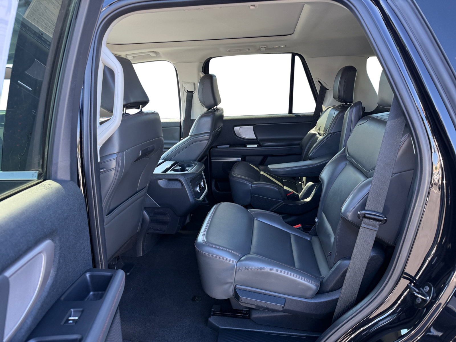 Certified 2025 Ford Expedition Active AWD/4WD image 16