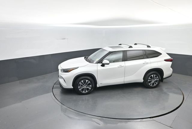 Used 2023 Toyota Highlander XLE AWD/4WD image 22