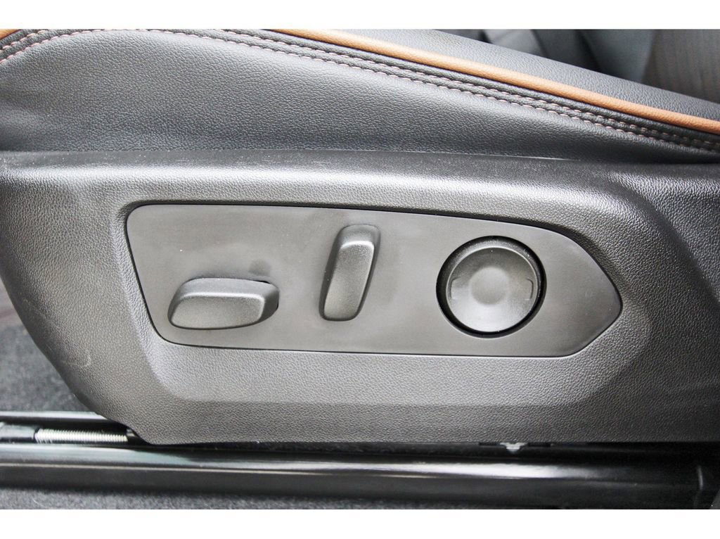 Used 2024 GMC Canyon AT4 w/ AT4 Premium Package image 28