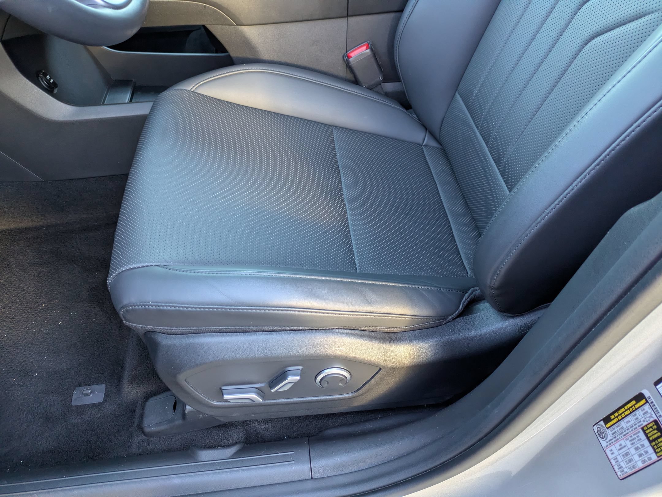 Used 2025 Hyundai Santa Fe SEL AWD/4WD image 13