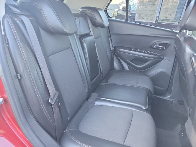 Used 2022 Chevrolet Trax LT w/ LT Convenience Package FWD image 25